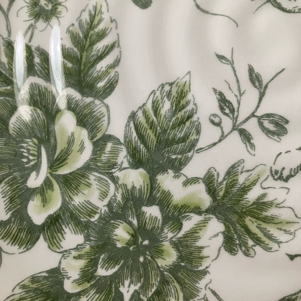Maxcera Toile Green White Bunny Rabbit 9 1/4" Luncheon Salad Plates Set of 4 New - Picture 4 of 5